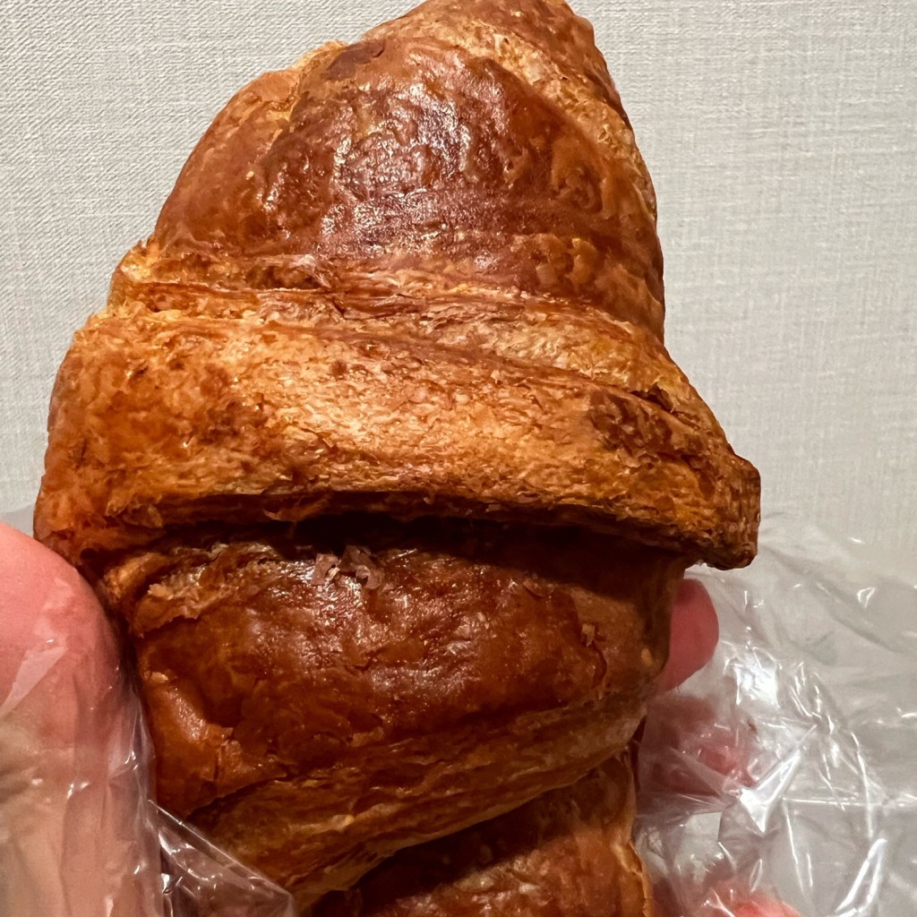 ユーザーが投稿した発酵バタークロワッサンの写真 - 実際訪問したユーザーが直接撮影して投稿した三宮町ベーカリー神戸グーテ 本店の写真