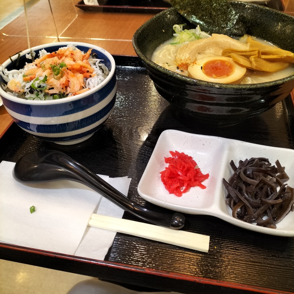 実際訪問したユーザーが直接撮影して投稿した中ノ合ラーメン / つけ麺らーめん穂月 藤枝PA店の写真