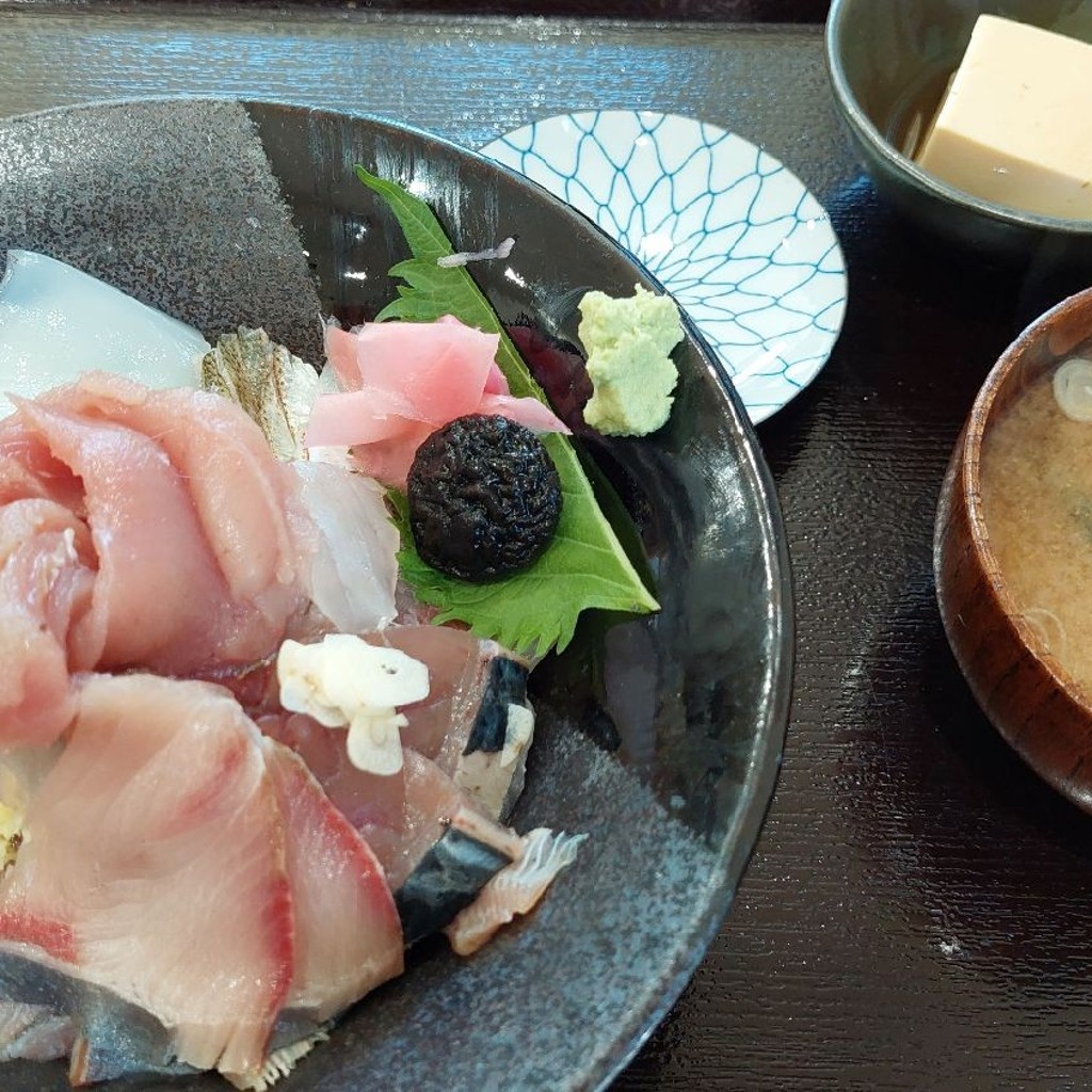ユーザーが投稿した海鮮丼の写真 - 実際訪問したユーザーが直接撮影して投稿した下佐久間魚介 / 海鮮料理夕凪の写真
