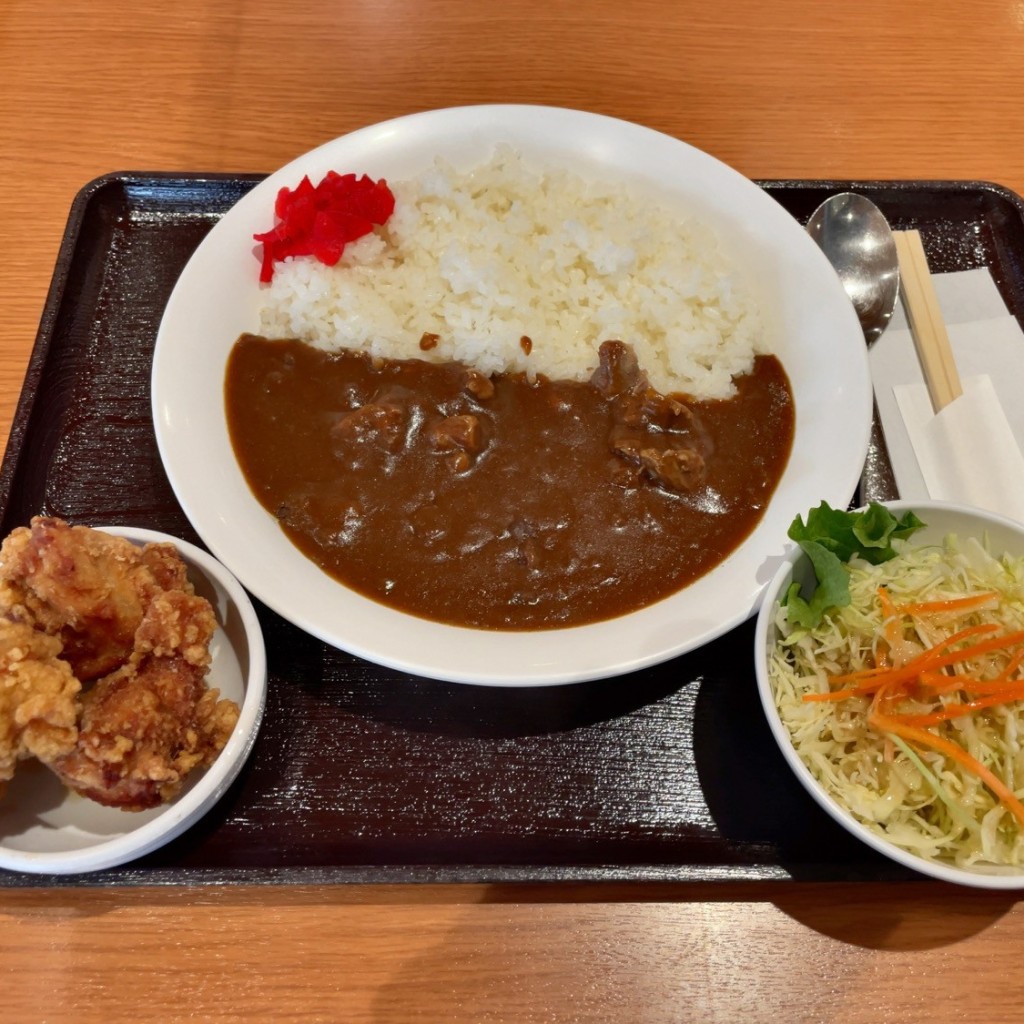 ユーザーが投稿した肉屋の牛カレー、唐揚げ3個トッピングの写真 - 実際訪問したユーザーが直接撮影して投稿した上富ステーキ肉処 壱丁田の写真