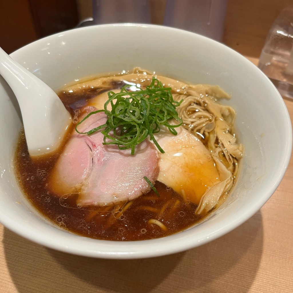 ユーザーが投稿した醤油らぁ麺の写真 - 実際訪問したユーザーが直接撮影して投稿した赤羽ラーメン / つけ麺らぁ麺 はやし田 赤羽店の写真