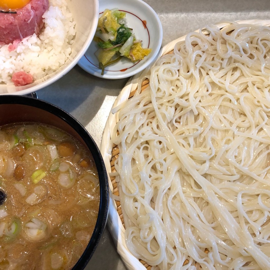 ユーザーが投稿した七蔵特製スープつけ麺+ミニ丼ぶりのセットの写真 - 実際訪問したユーザーが直接撮影して投稿した新橋うどん天茶屋 七蔵の写真