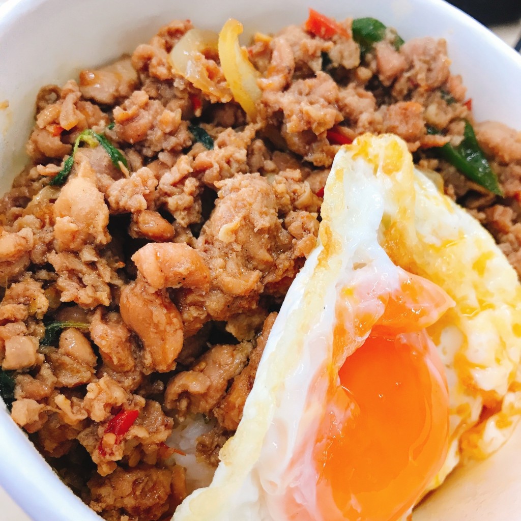 ユーザーが投稿したお弁当ガパオの写真 - 実際訪問したユーザーが直接撮影して投稿した東新橋タイ料理ASIAN TAWAN168 カレッタ汐留店の写真