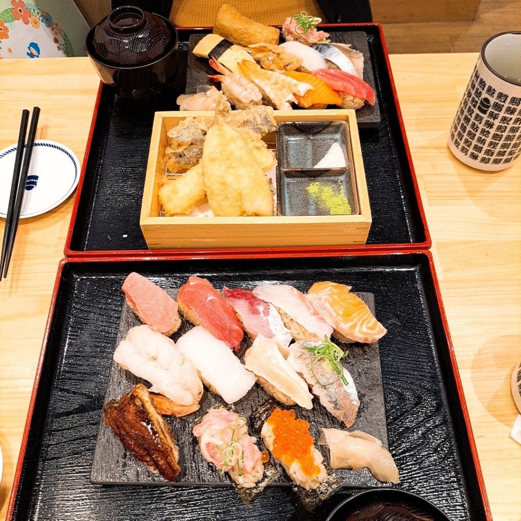 ユーザーが投稿した(梅)天ぷら寿司セットの写真 - 実際訪問したユーザーが直接撮影して投稿した千住居酒屋鮨・酒・肴 杉玉 北千住の写真