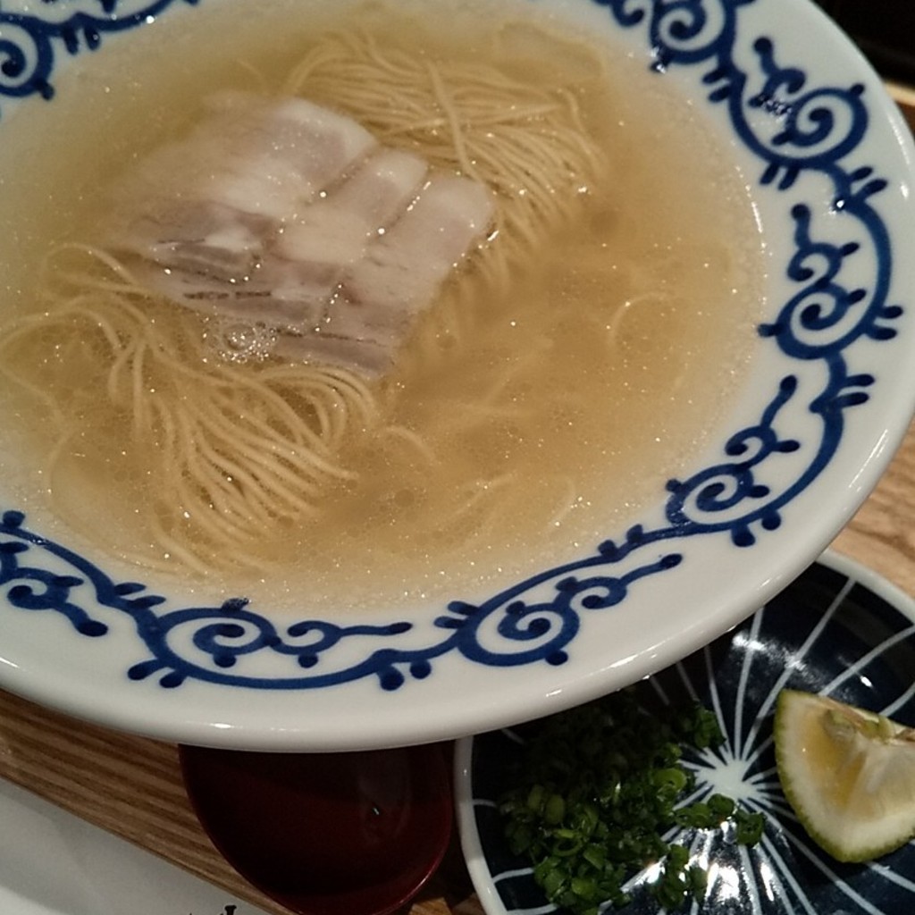 ユーザーが投稿したラーメンの写真 - 実際訪問したユーザーが直接撮影して投稿した下臼井ラーメン / つけ麺豚そば 月や 福岡空港店の写真