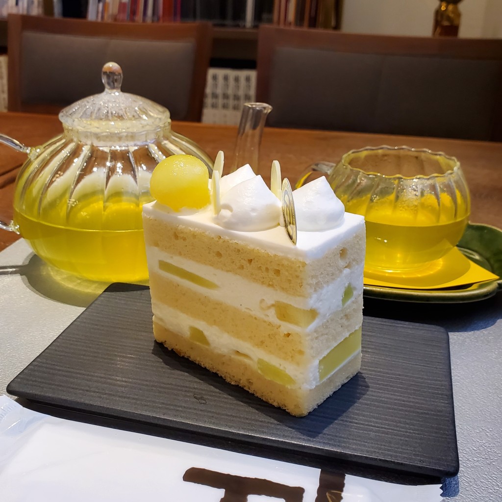 ユーザーが投稿したマスクメロンのショートケーキの写真 - 実際訪問したユーザーが直接撮影して投稿した京町カフェTOOTH TOOTH 凸凹茶房の写真