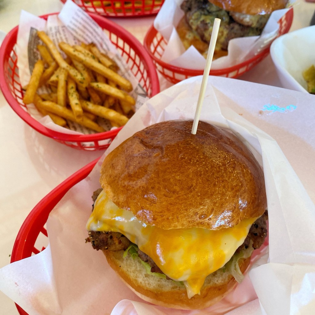 さったまんさんが投稿した若林東町ハンバーガーのお店66DINER/シックスティーシックスダイナーの写真