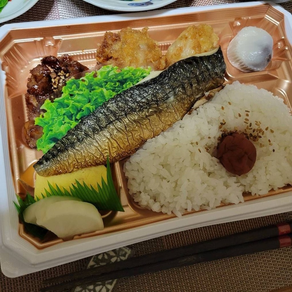 ユーザーが投稿したミックス弁当  塩サバ焼の写真 - 実際訪問したユーザーが直接撮影して投稿した那珂からあげ唐十 レガネットららぽーと福岡店の写真