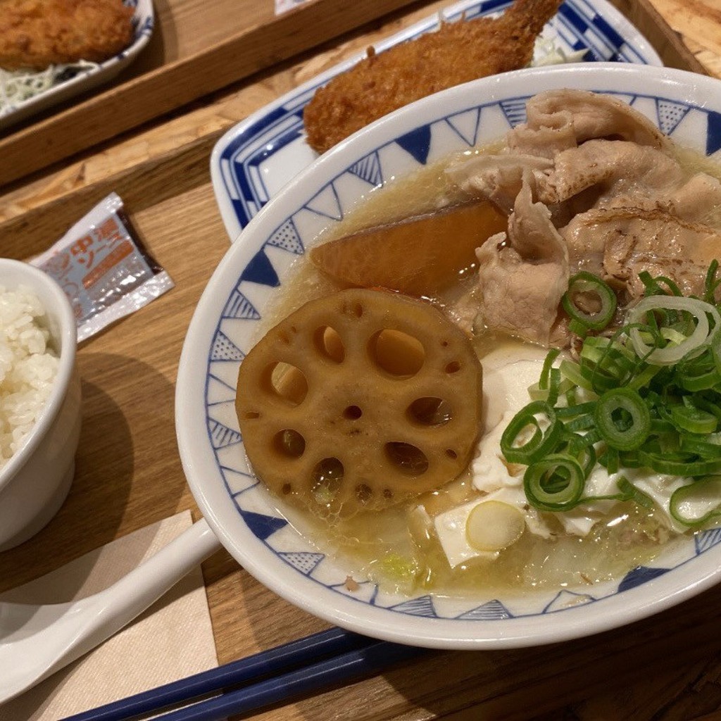 ユーザーが投稿したごろごろ野菜のごちそう豚汁定食 アジフライセットの写真 - 実際訪問したユーザーが直接撮影して投稿した小松原町定食屋野菜を食べるごちそうとん汁 ごちとん ホワイティうめだ店の写真