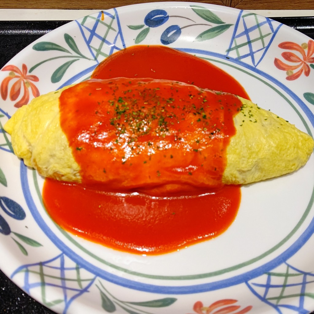ユーザーが投稿したトマトソースのオムライスの写真 - 実際訪問したユーザーが直接撮影して投稿した梅田洋食たまご丸の写真