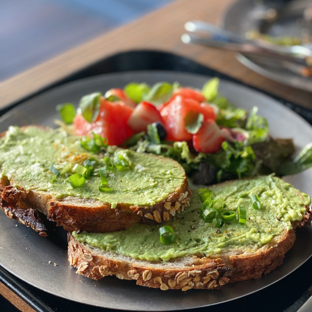 ユーザーが投稿したAvocadoToastの写真 - 実際訪問したユーザーが直接撮影して投稿した四番町カフェNo.4の写真