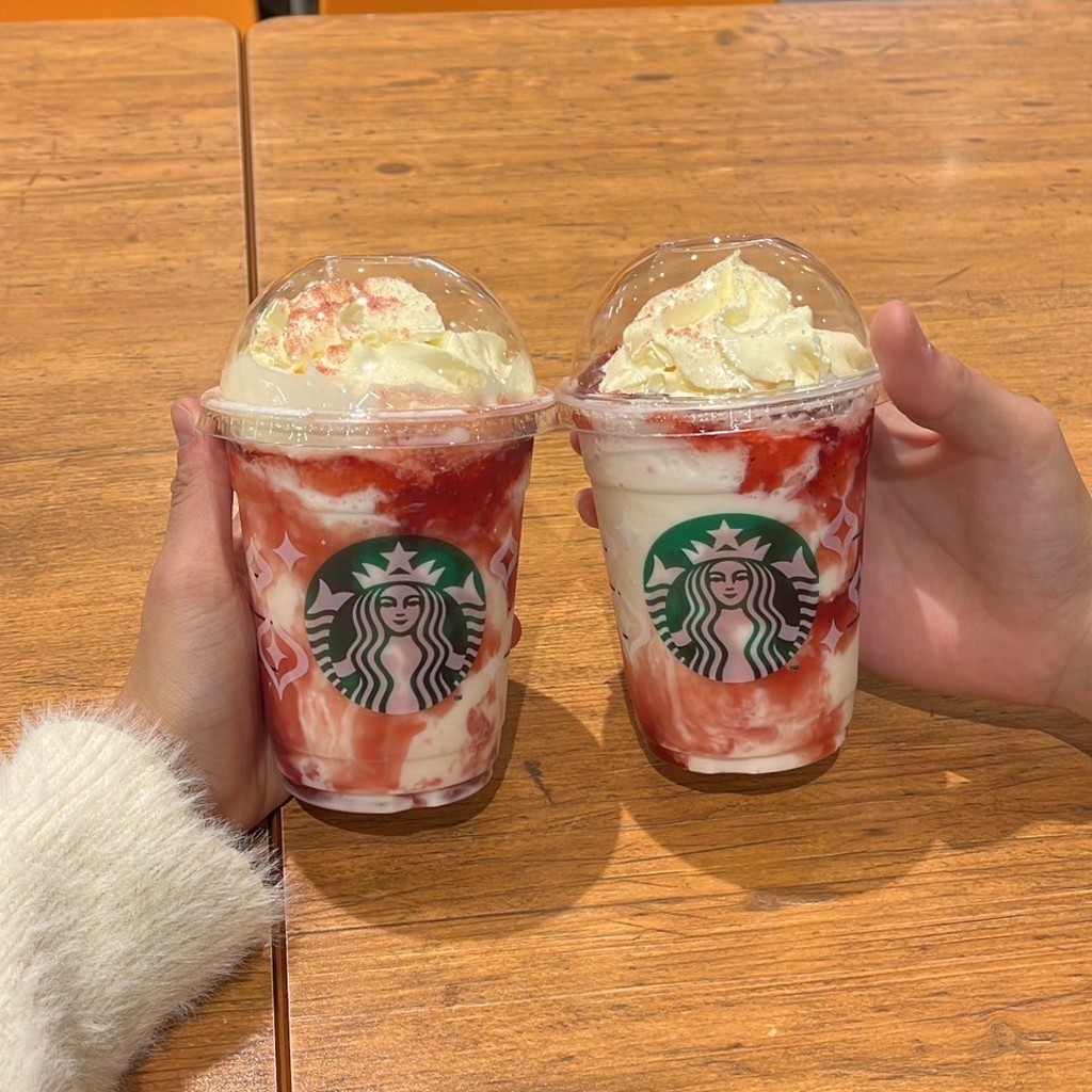 ユーザーが投稿したストロベリー メリークリーム フラベチーノの写真 - 実際訪問したユーザーが直接撮影して投稿した亀有カフェスターバックスコーヒー アリオ亀有店の写真