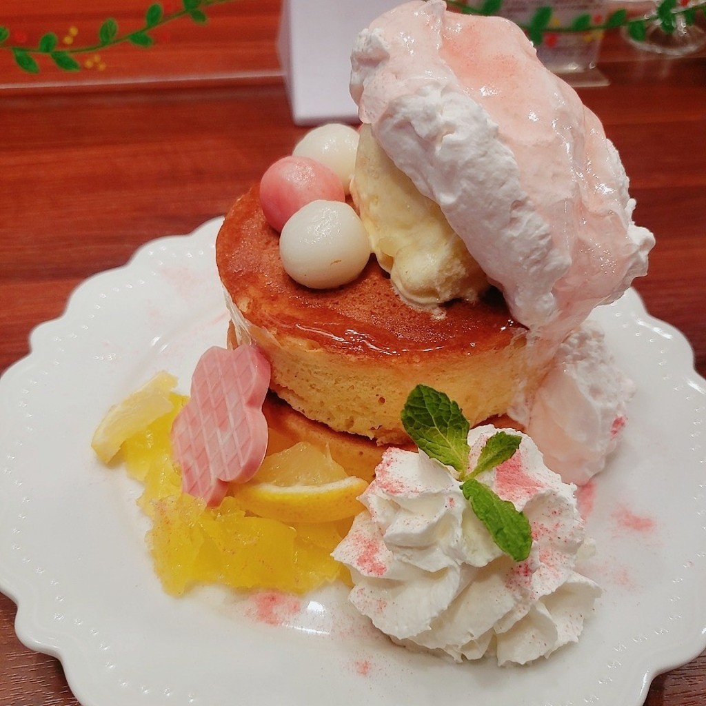 ユーザーが投稿した春のお花見ホットケーキの写真 - 実際訪問したユーザーが直接撮影して投稿した外神田カフェフライング・スコッツマン 秋葉原店の写真