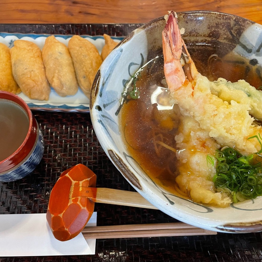 ユーザーが投稿した天ぷらそばといなり寿司の写真 - 実際訪問したユーザーが直接撮影して投稿した中田町うどんめん処 玉好 小松島本店の写真