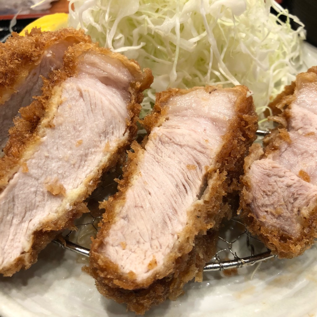 ユーザーが投稿したランチ限定 上ロースカツ定食の写真 - 実際訪問したユーザーが直接撮影して投稿した赤坂とんかつとんかつ まさむねの写真
