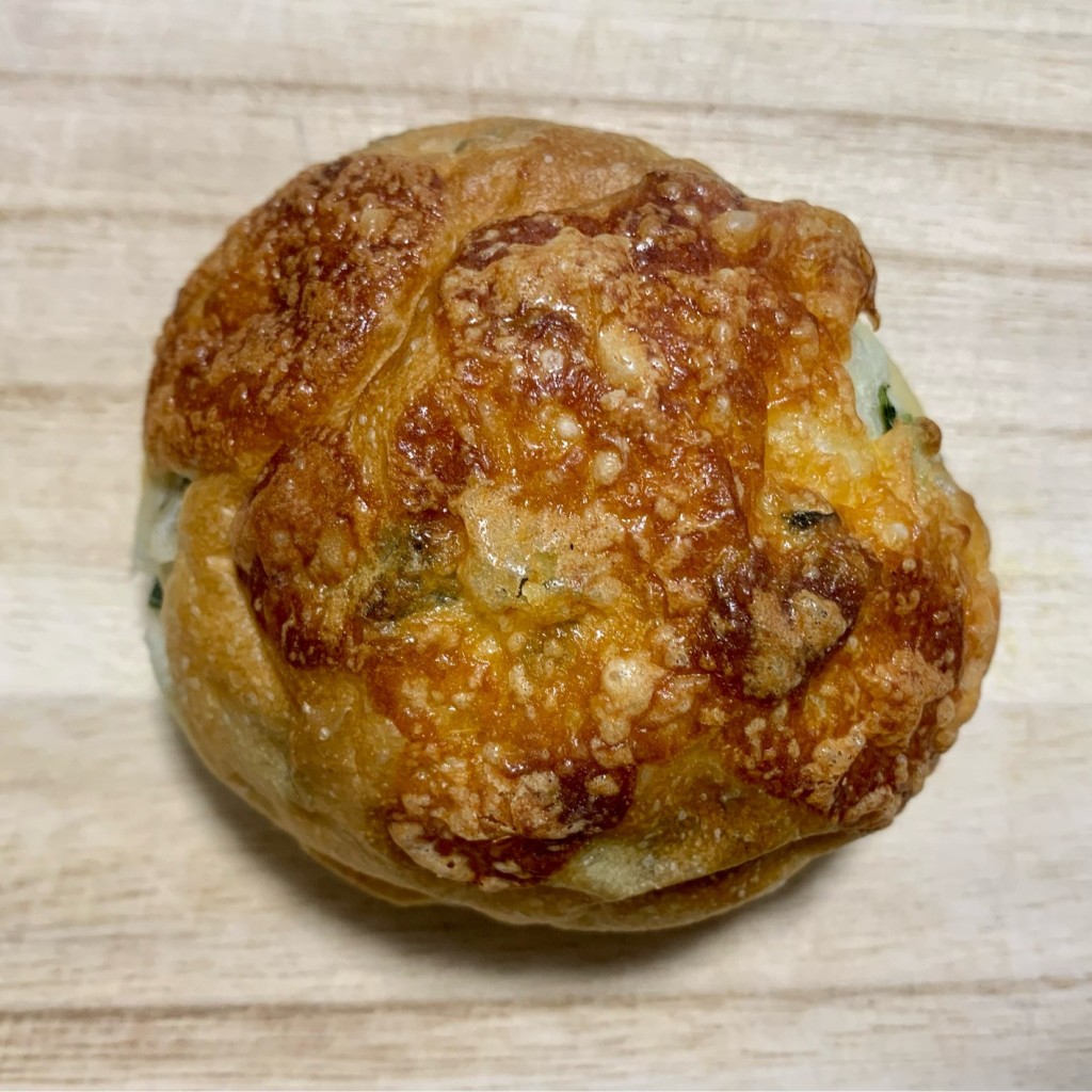 ユーザーが投稿した小松菜とチーズのパンの写真 - 実際訪問したユーザーが直接撮影して投稿した上清戸ベーカリーパンのみせ アンヌアンネの写真