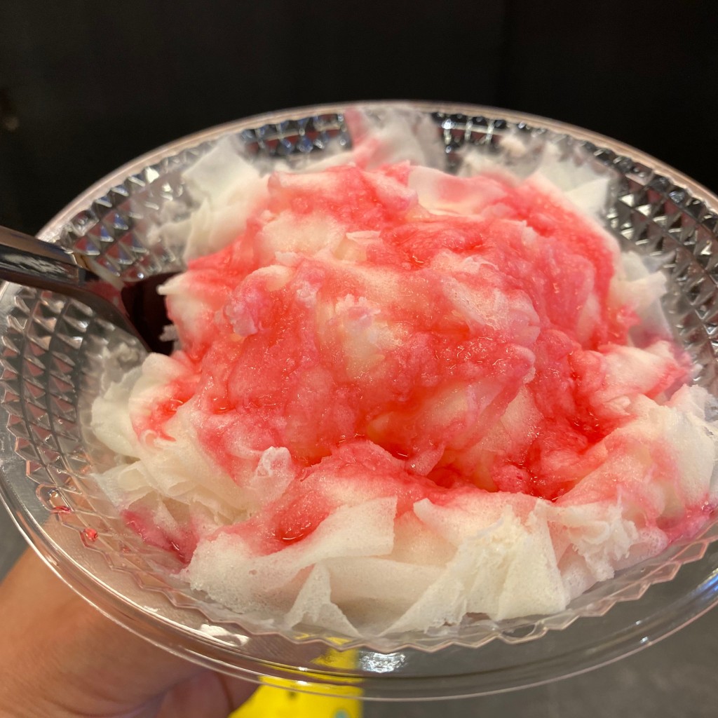 ユーザーが投稿したストロベリーかき氷の写真 - 実際訪問したユーザーが直接撮影して投稿した和菓子寺子屋本舗 軽井沢店の写真
