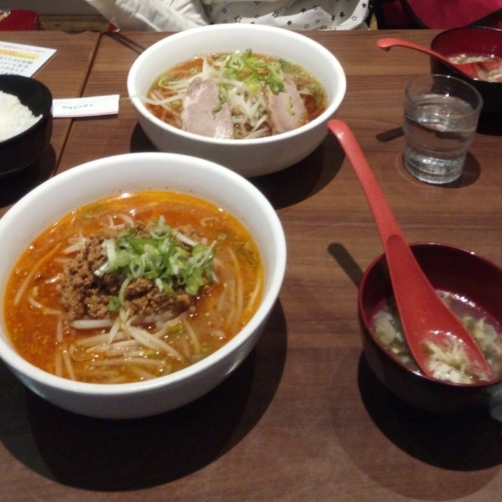 ユーザーが投稿した餃子+醤油ラーメン+半ライスの写真 - 実際訪問したユーザーが直接撮影して投稿した品濃町中華料理全108種食べ放題 個室中華居酒屋 水仙閣 東戸塚店の写真