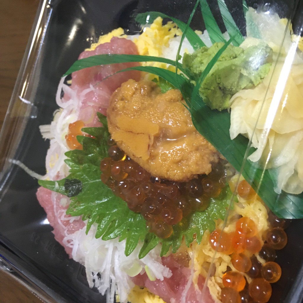 ユーザーが投稿したウニいくらトロ丼の写真 - 実際訪問したユーザーが直接撮影して投稿した大船寿司おいしいまぐろ屋の写真