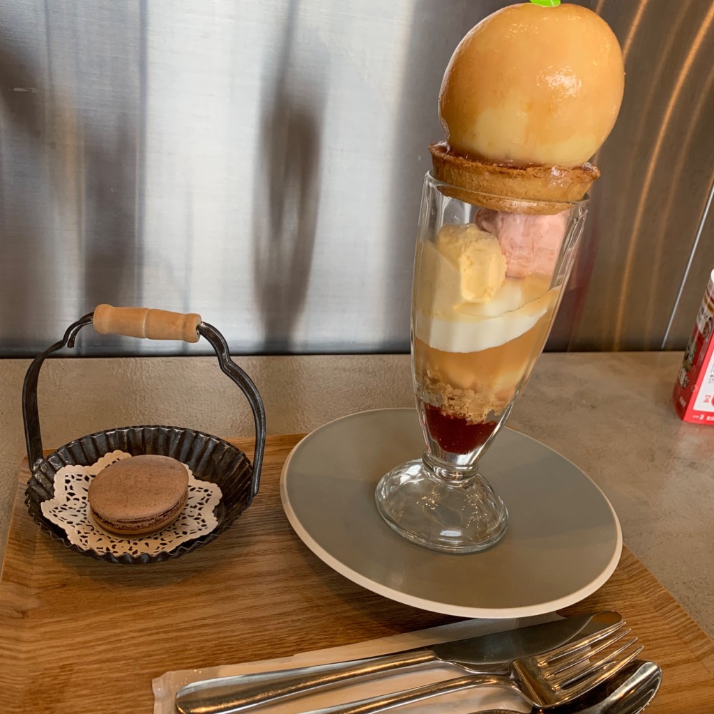 ユーザーが投稿した桃パフェの写真 - 実際訪問したユーザーが直接撮影して投稿した千日町カフェMille coffeeの写真