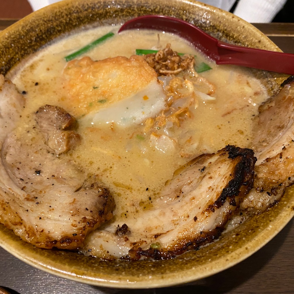 ユーザーが投稿した九州味噌炙り焼豚ラーメンの写真 - 実際訪問したユーザーが直接撮影して投稿した二十世紀が丘萩町ラーメン専門店麺場 田所商店 麺場 松戸二十世紀が丘店の写真