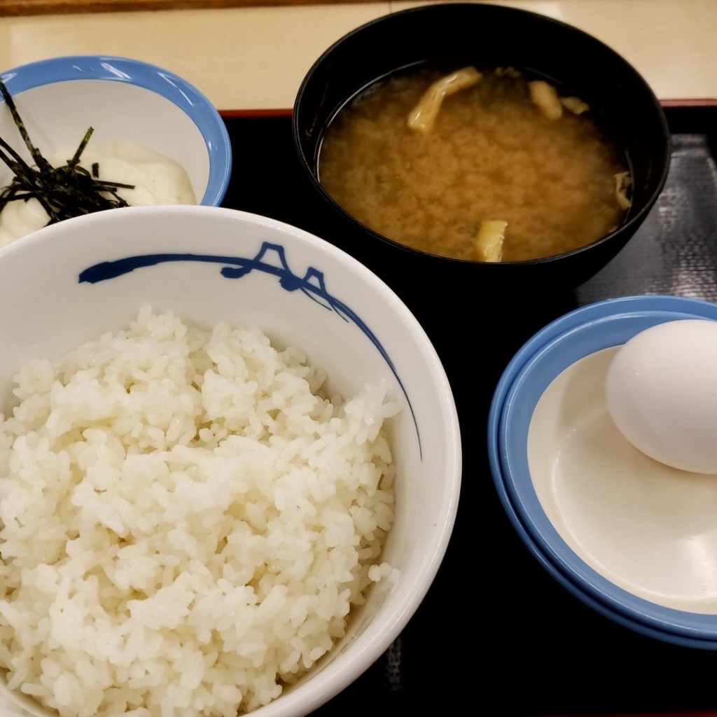 ユーザーが投稿したたまごかけご飯定食(小鉢とろろ)の写真 - 実際訪問したユーザーが直接撮影して投稿した禾森町牛丼松屋 大垣店の写真