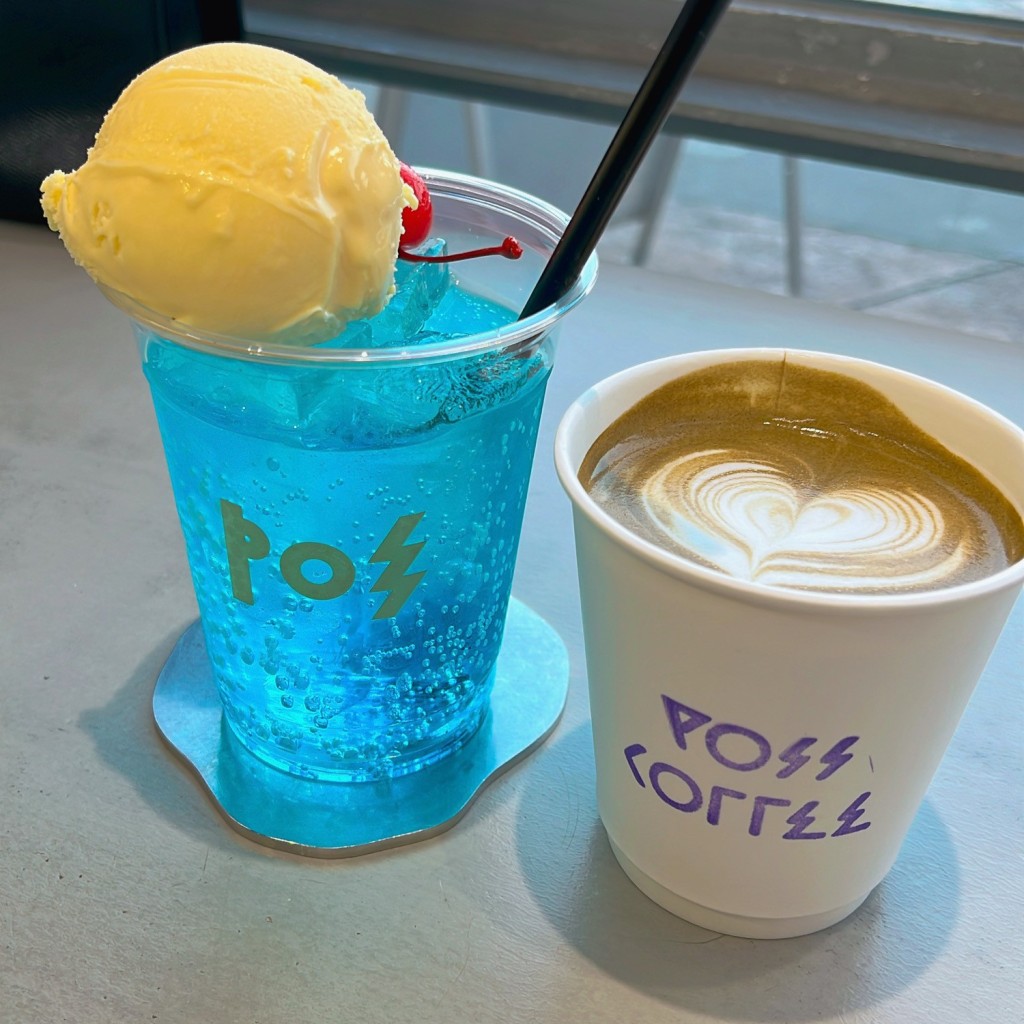 ユーザーが投稿したクリームソーダ(ハワイアン) ほうじ茶ラテの写真 - 実際訪問したユーザーが直接撮影して投稿した築港本町カフェPOSS COFFEEの写真