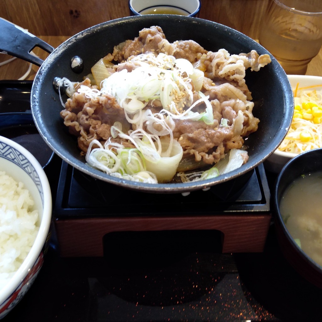 ユーザーが投稿した鉄板牛焼肉定食の写真 - 実際訪問したユーザーが直接撮影して投稿した中央牛丼吉野家 山口中央店の写真