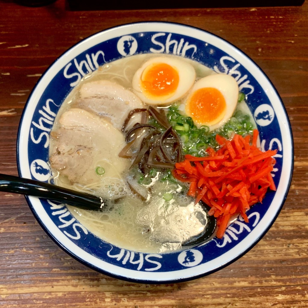 ユーザーが投稿した味玉とんこつラーメンの写真 - 実際訪問したユーザーが直接撮影して投稿した博多駅中央街ラーメン専門店博多純情らーめん ShinShin KITTE博多店の写真