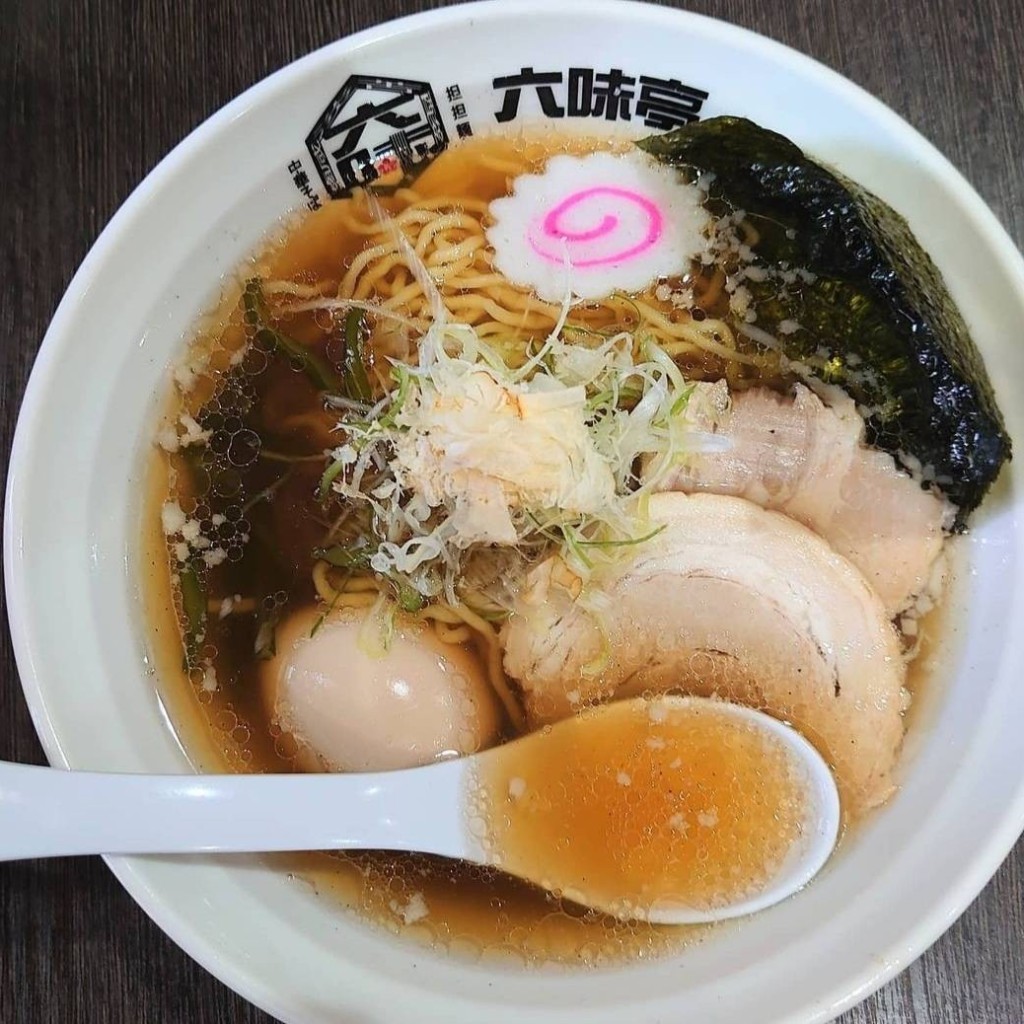 ユーザーが投稿したあごだしラーメンの写真 - 実際訪問したユーザーが直接撮影して投稿した志免東ラーメン専門店あご出汁中華そば 六味亭の写真