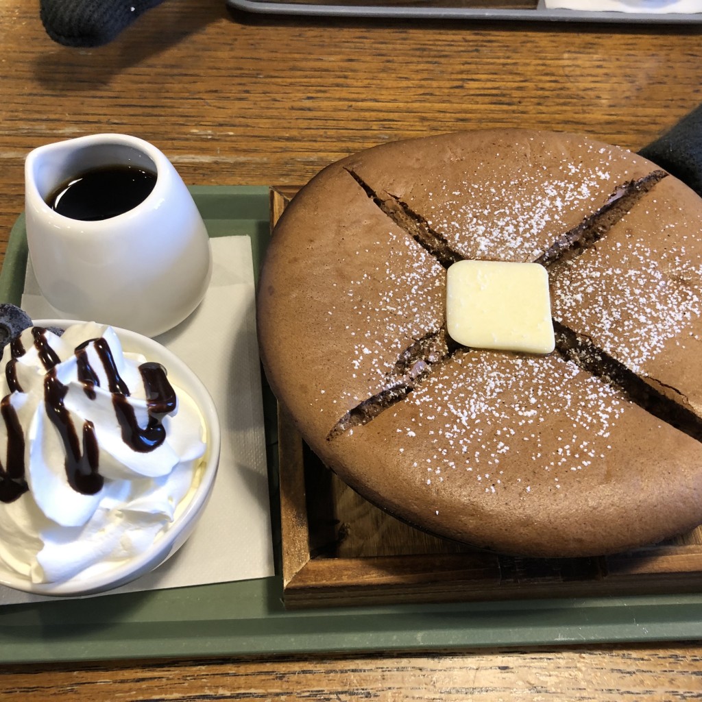 ユーザーが投稿したチョコスフレパンケーキの写真 - 実際訪問したユーザーが直接撮影して投稿した浅間温泉洋食カフェレストガレージの写真