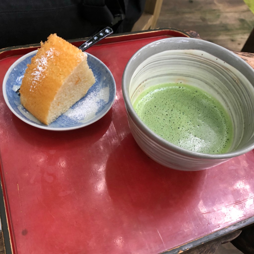 ユーザーが投稿した抹茶と米粉入りシフォンケーキの写真 - 実際訪問したユーザーが直接撮影して投稿した宇和町信里カフェ苔筵の写真
