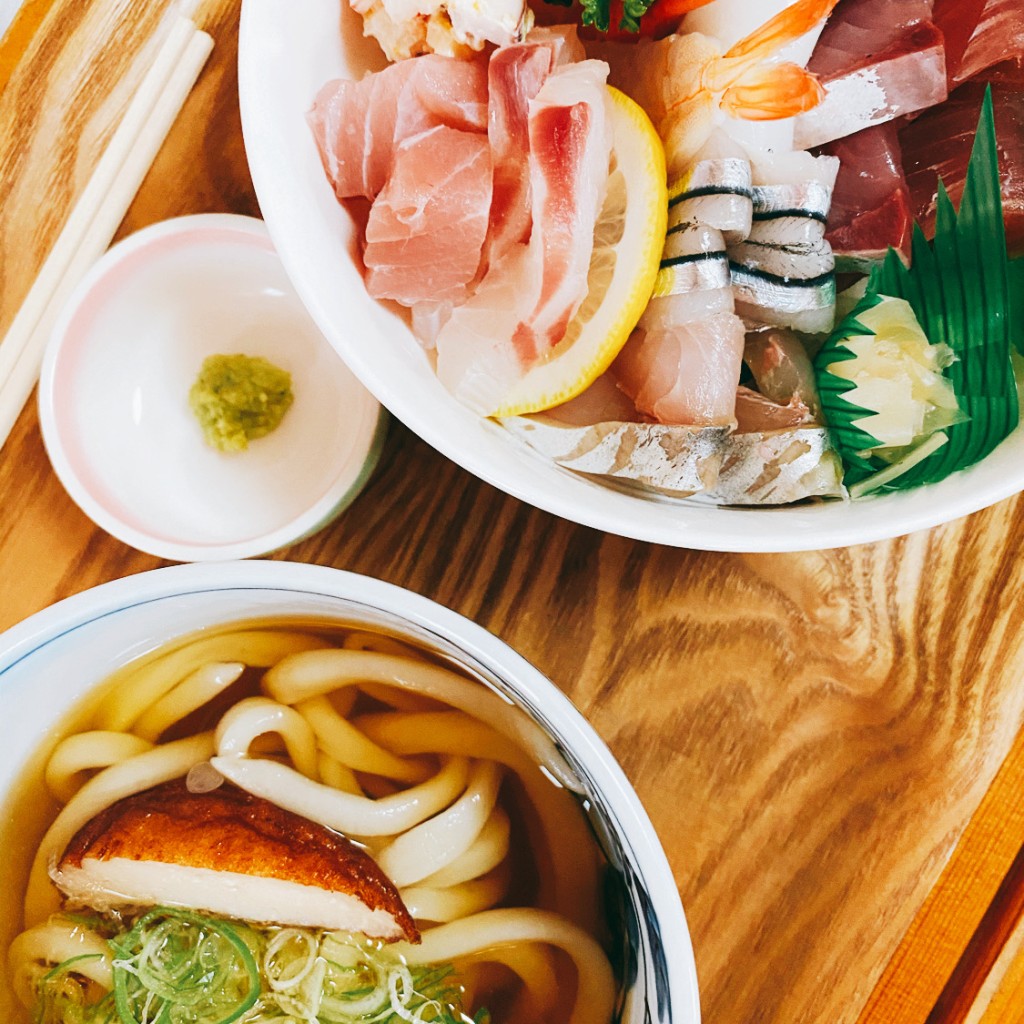 ユーザーが投稿した海鮮丼セットの写真 - 実際訪問したユーザーが直接撮影して投稿した中津野うどんなかつ野の写真