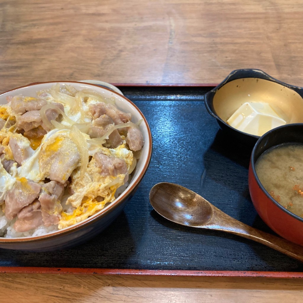 ユーザーが投稿した親子丼定食の写真 - 実際訪問したユーザーが直接撮影して投稿した篠塚定食屋しれとこ食堂の写真