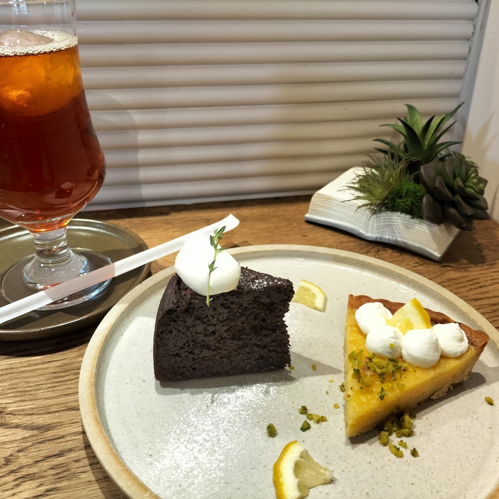 ユーザーが投稿したガトーショコラ、レモンタルト、和紅茶の写真 - 実際訪問したユーザーが直接撮影して投稿した膳所カフェ自家焙煎珈琲 hokkori cafeの写真
