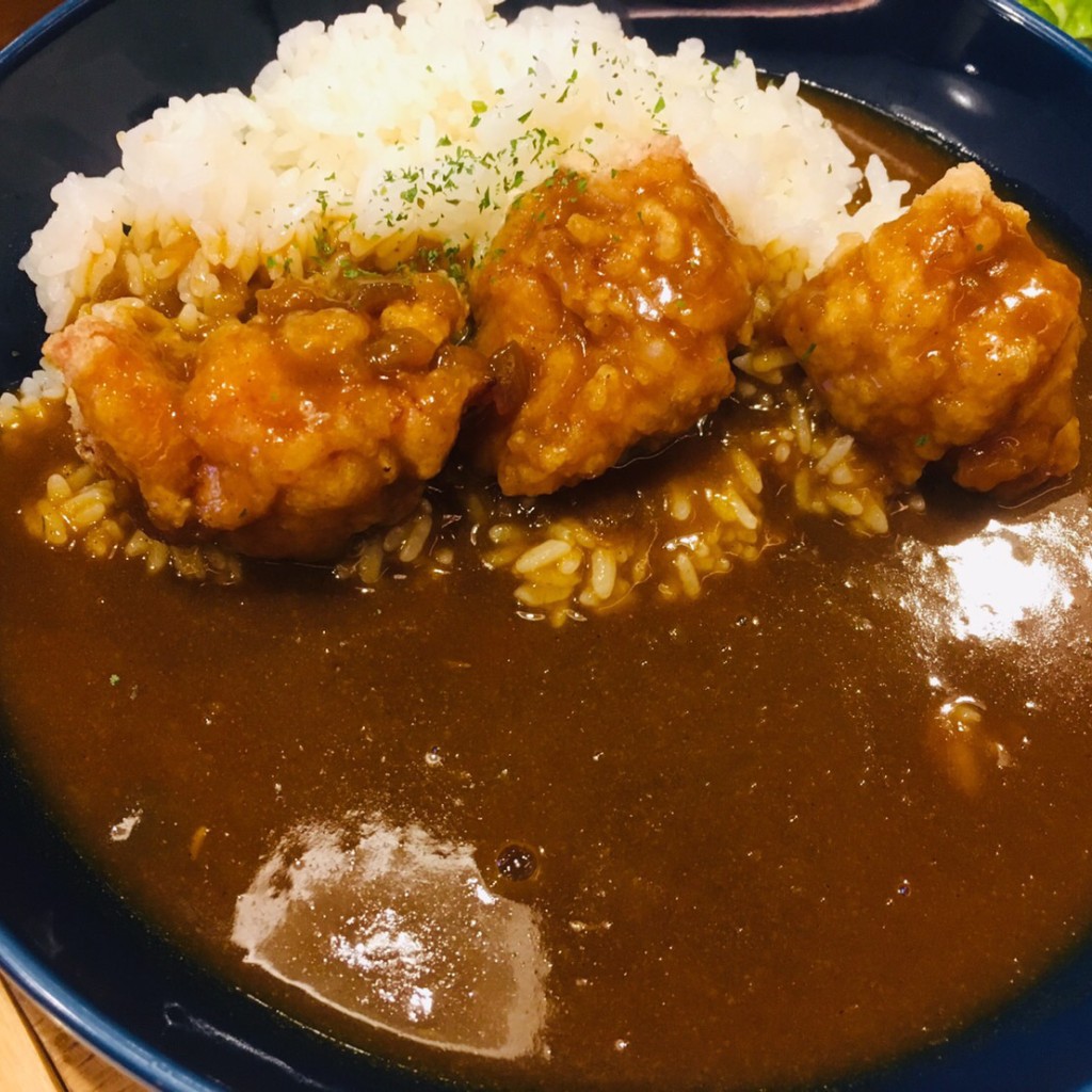 ユーザーが投稿したチキンカレーライスの写真 - 実際訪問したユーザーが直接撮影して投稿した海岸通ステーキ炭火焼きステーキ&ハンバーグ アンカーグラウンド 馬車道店の写真