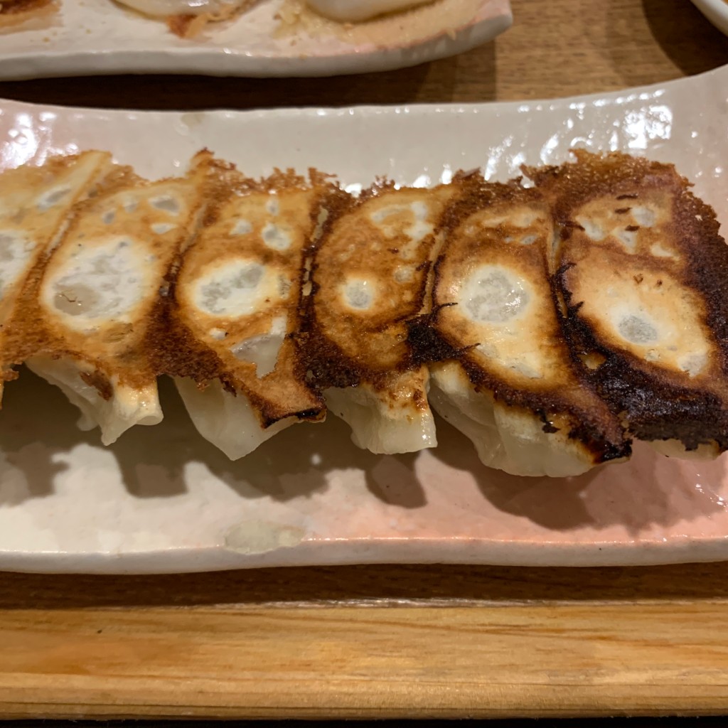 ユーザーが投稿した焼き餃子の写真 - 実際訪問したユーザーが直接撮影して投稿した西九条ラーメン / つけ麺鯛出汁らーめん 琴ね 西九条店の写真