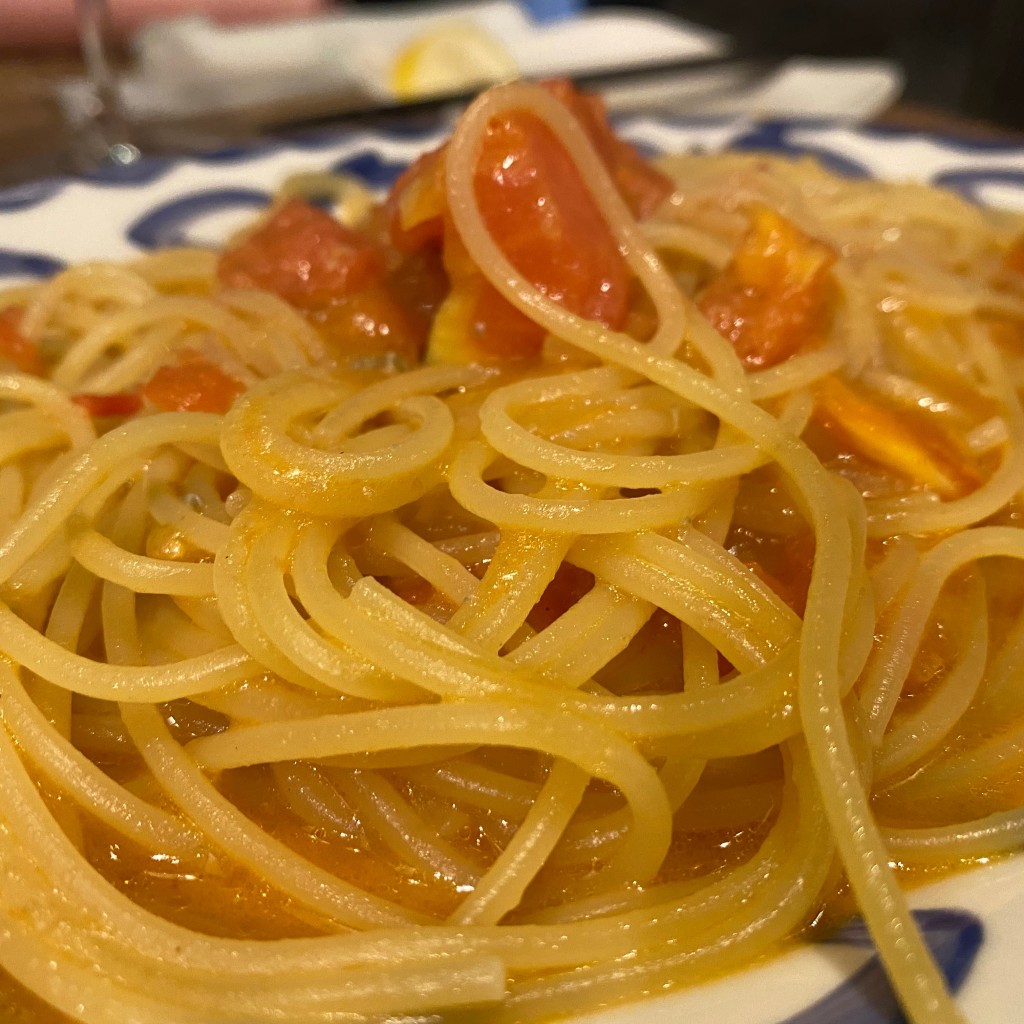 ユーザーが投稿したゴルゴンゾーラとトマトのパスタの写真 - 実際訪問したユーザーが直接撮影して投稿した吉祥寺南町立ち飲み / 角打ち立飲みBistro Ryoの写真