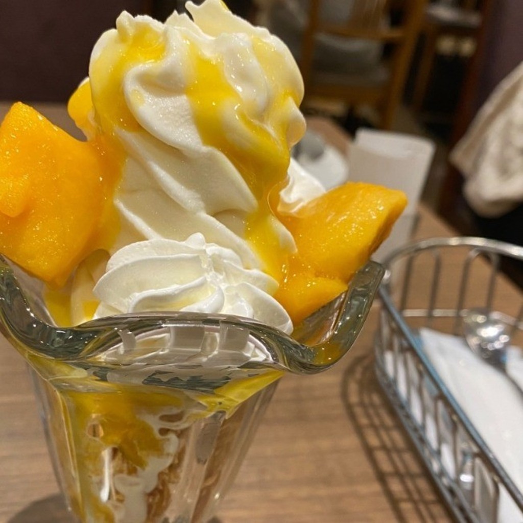 ユーザーが投稿したマンゴーパフェの写真 - 実際訪問したユーザーが直接撮影して投稿した南幸洋食バケット 横浜ジョイナス店の写真