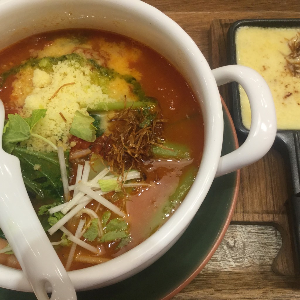 リヴィエさんが投稿した西新宿ラーメン専門店のお店太陽のトマト麺withチーズ 新宿ミロード店/タイヨウノトマトメンウィズチーズ シンジュクミロードテンの写真