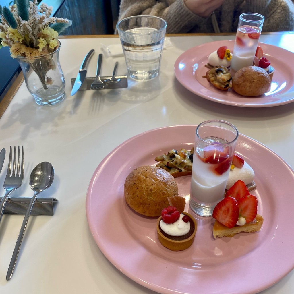 ユーザーが投稿したスイーツビュッフェNEWの写真 - 実際訪問したユーザーが直接撮影して投稿した新宿スイーツSALON BAKE & TEAの写真