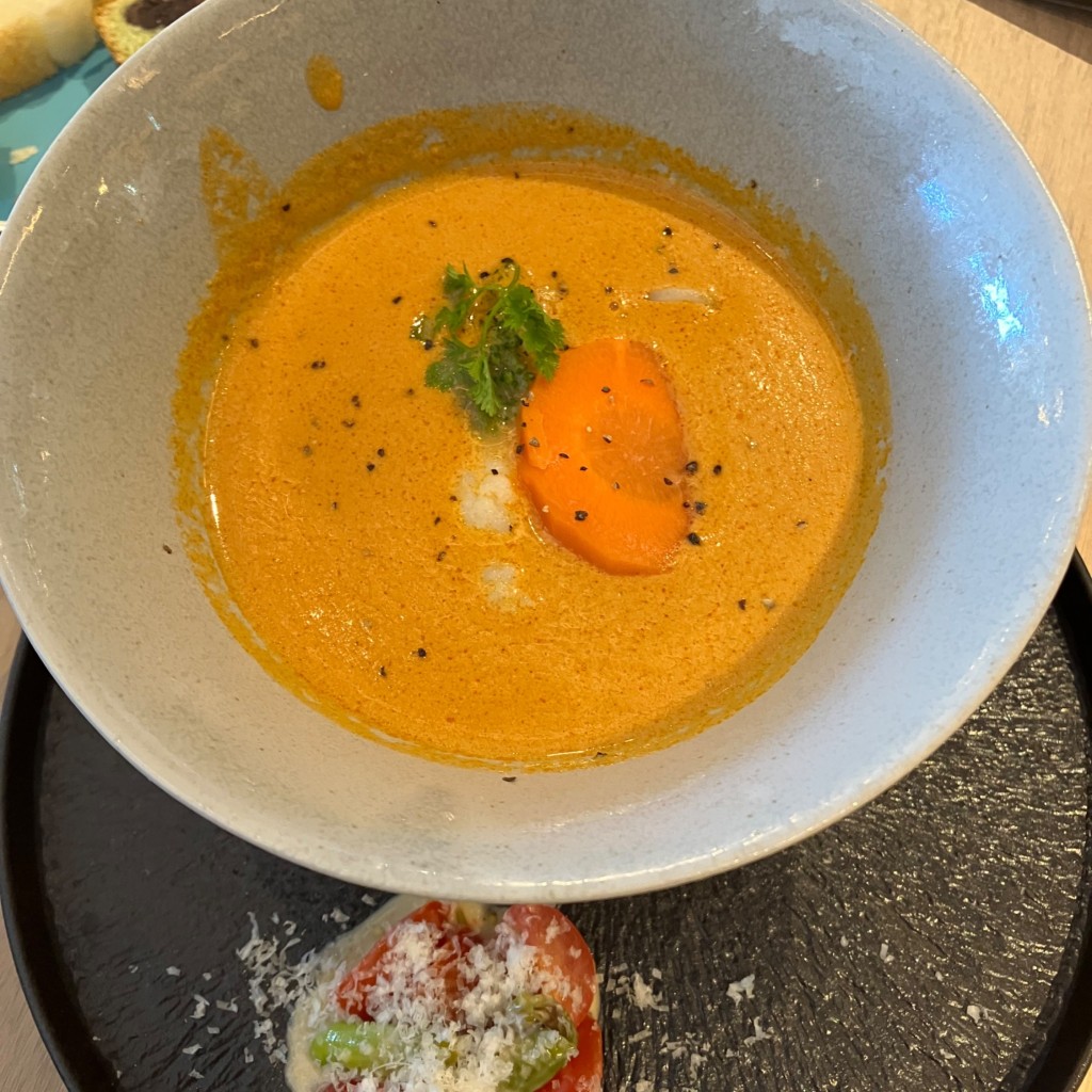ユーザーが投稿したオマール海老の濃厚ビスクスープの写真 - 実際訪問したユーザーが直接撮影して投稿した星川カフェUNION SEAFOOD CAFEの写真