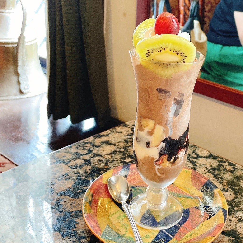 ユーザーが投稿したチョコレートパフェの写真 - 実際訪問したユーザーが直接撮影して投稿した清瀬町喫茶店山鳩珈琲店の写真
