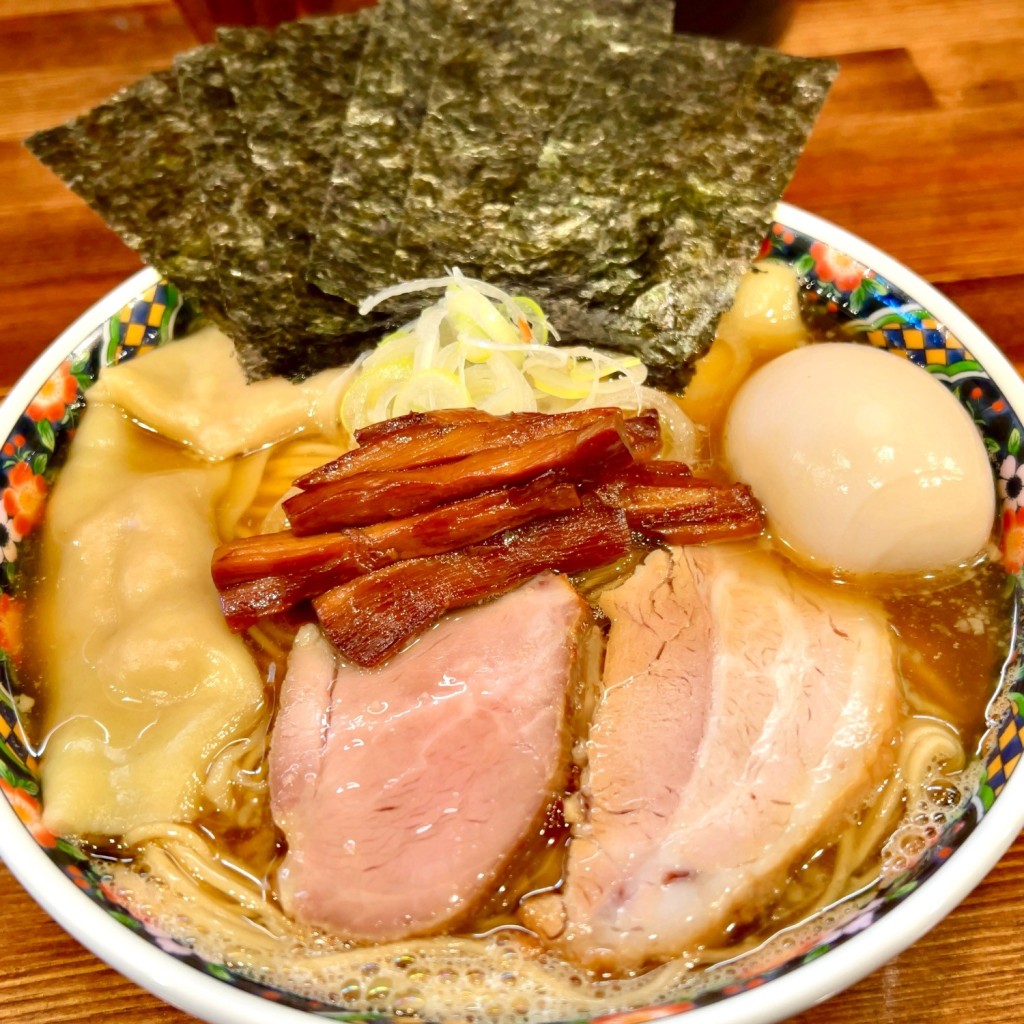 poopeejpさんが投稿した下丸子ラーメン / つけ麺のお店奈つやの中華そば/ナツヤノチュウカソバの写真