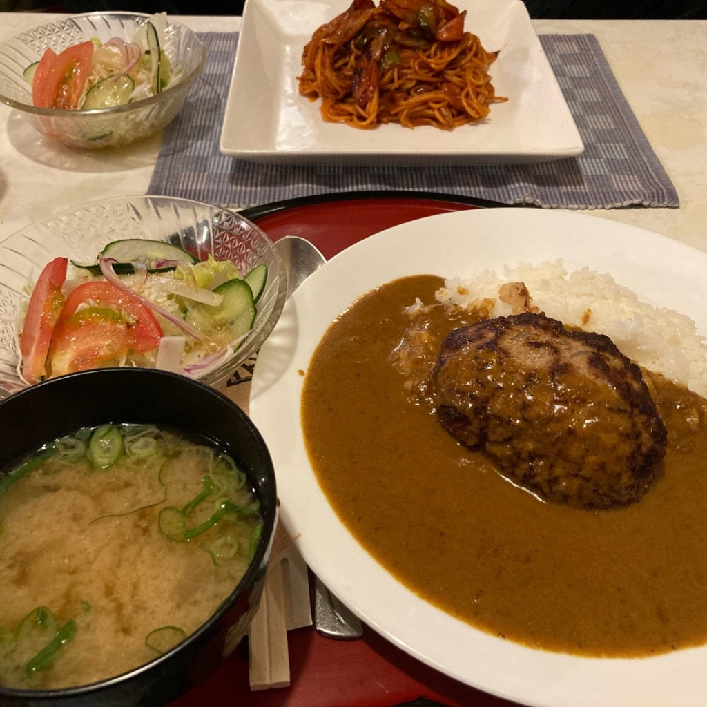 ユーザーが投稿したハンバーグカレーの写真 - 実際訪問したユーザーが直接撮影して投稿した三本松喫茶店エルモアの写真