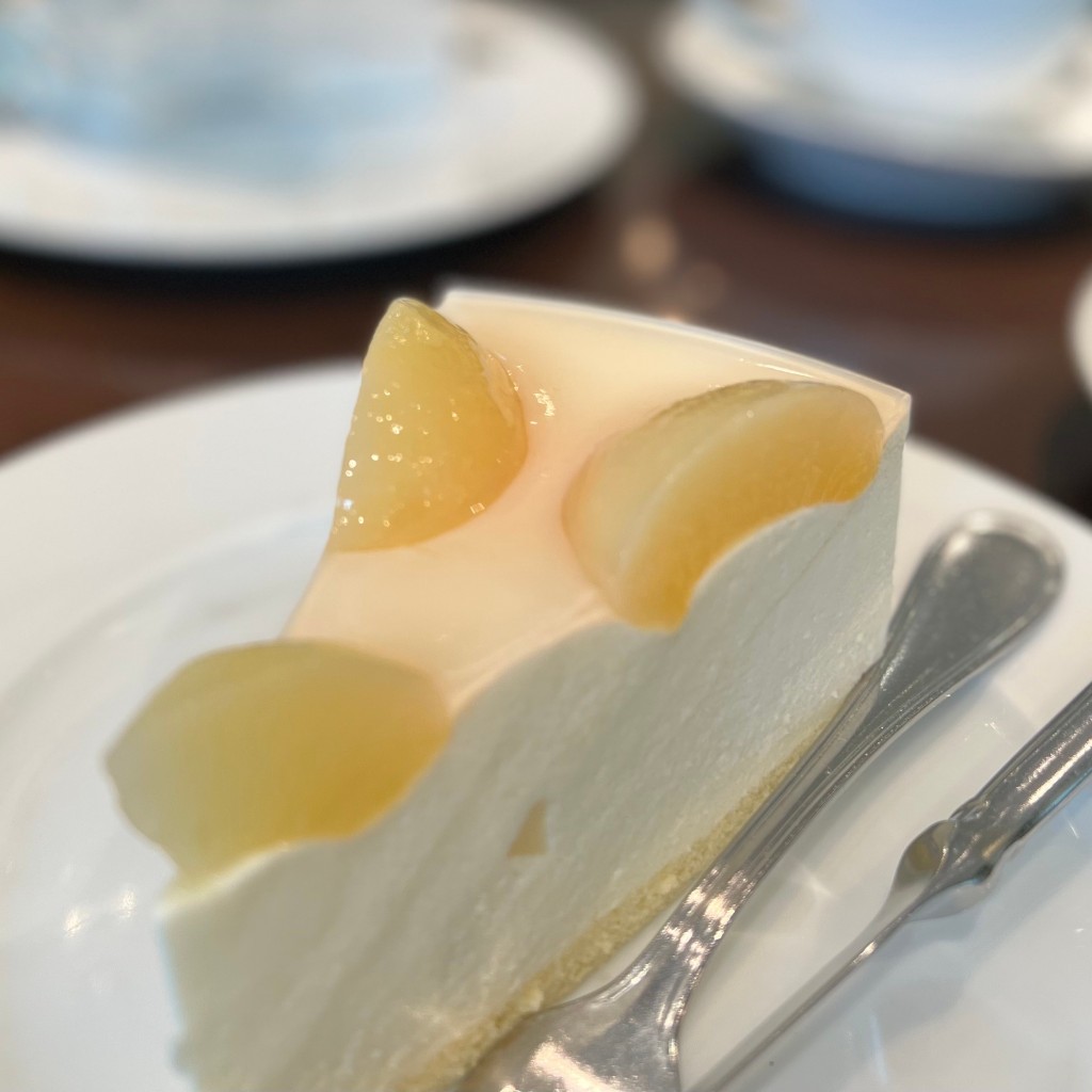 ユーザーが投稿した白桃のレアチーズケーキの写真 - 実際訪問したユーザーが直接撮影して投稿した栄カフェハーブス 名古屋ラシック店の写真