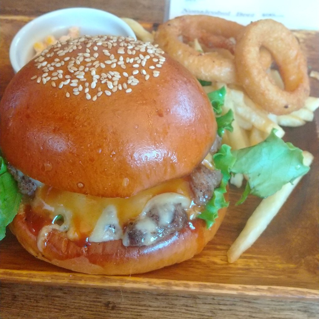 ユーザーが投稿したチーズバーガーの写真 - 実際訪問したユーザーが直接撮影して投稿した緑ケ丘二条通定食屋木村食堂の写真