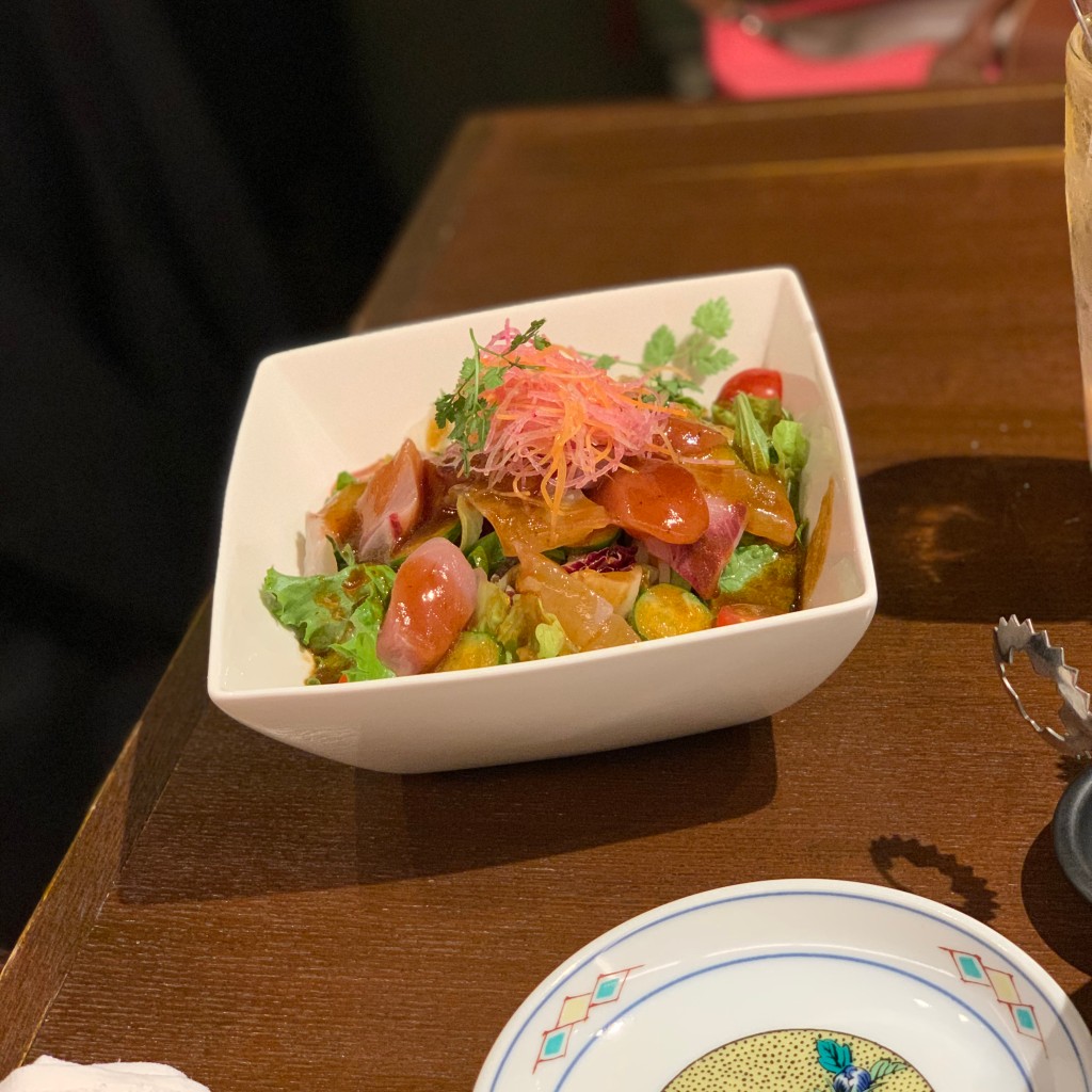 ユーザーが投稿した海鮮サラダの写真 - 実際訪問したユーザーが直接撮影して投稿した西新橋そば能登美 新橋店の写真