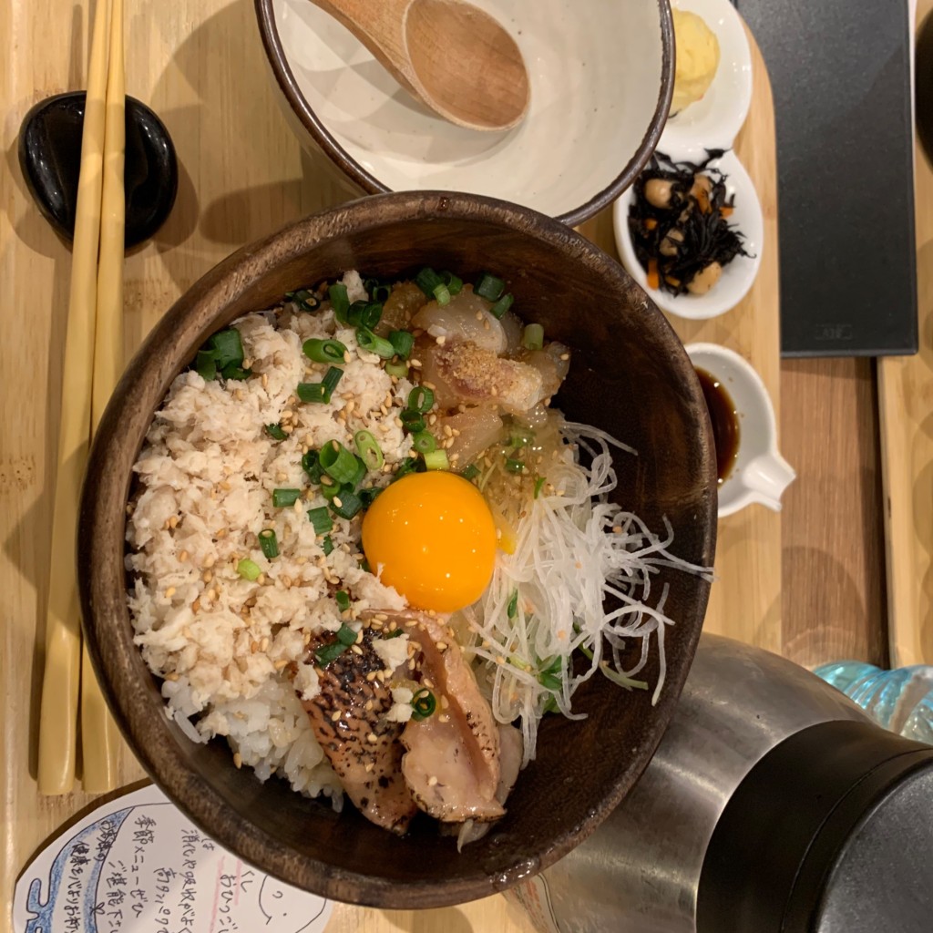 ユーザーが投稿した鯛づくしおひつの写真 - 実際訪問したユーザーが直接撮影して投稿した高島和食 / 日本料理こめらく 贅沢な、お茶漬け日和。 横浜ポルタ店の写真