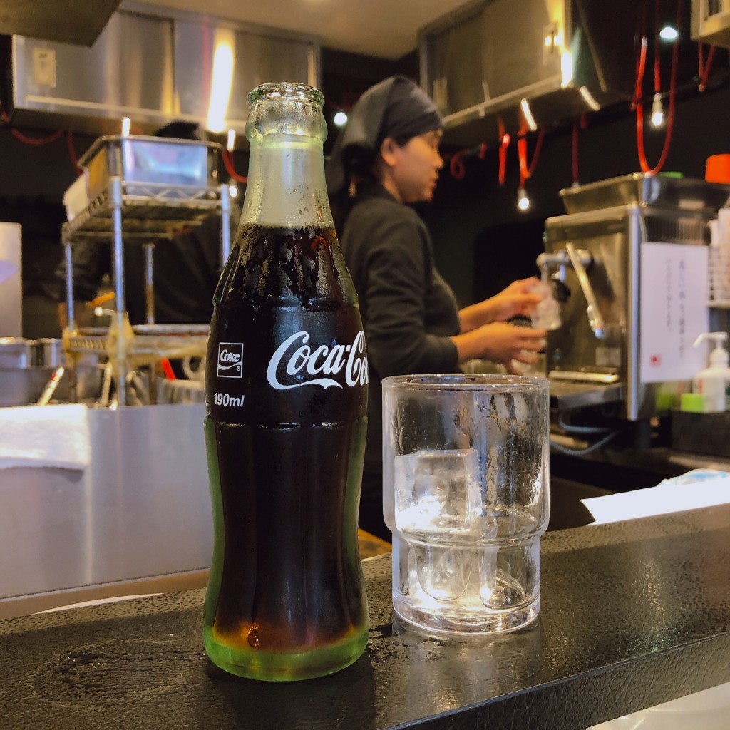 ユーザーが投稿したコーラの写真 - 実際訪問したユーザーが直接撮影して投稿した西新宿ラーメン / つけ麺東京油組総本店 西新宿組の写真